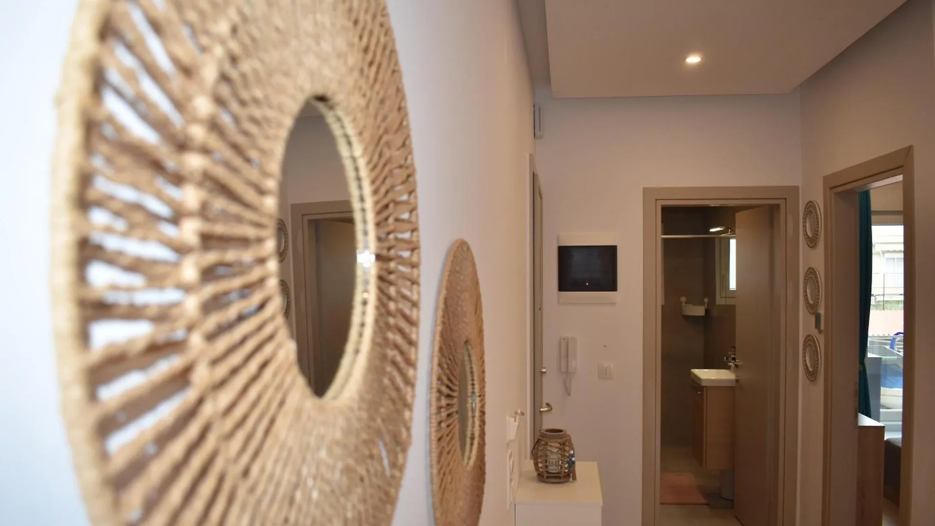 New Luxury Apartment Nea Kallikrateia