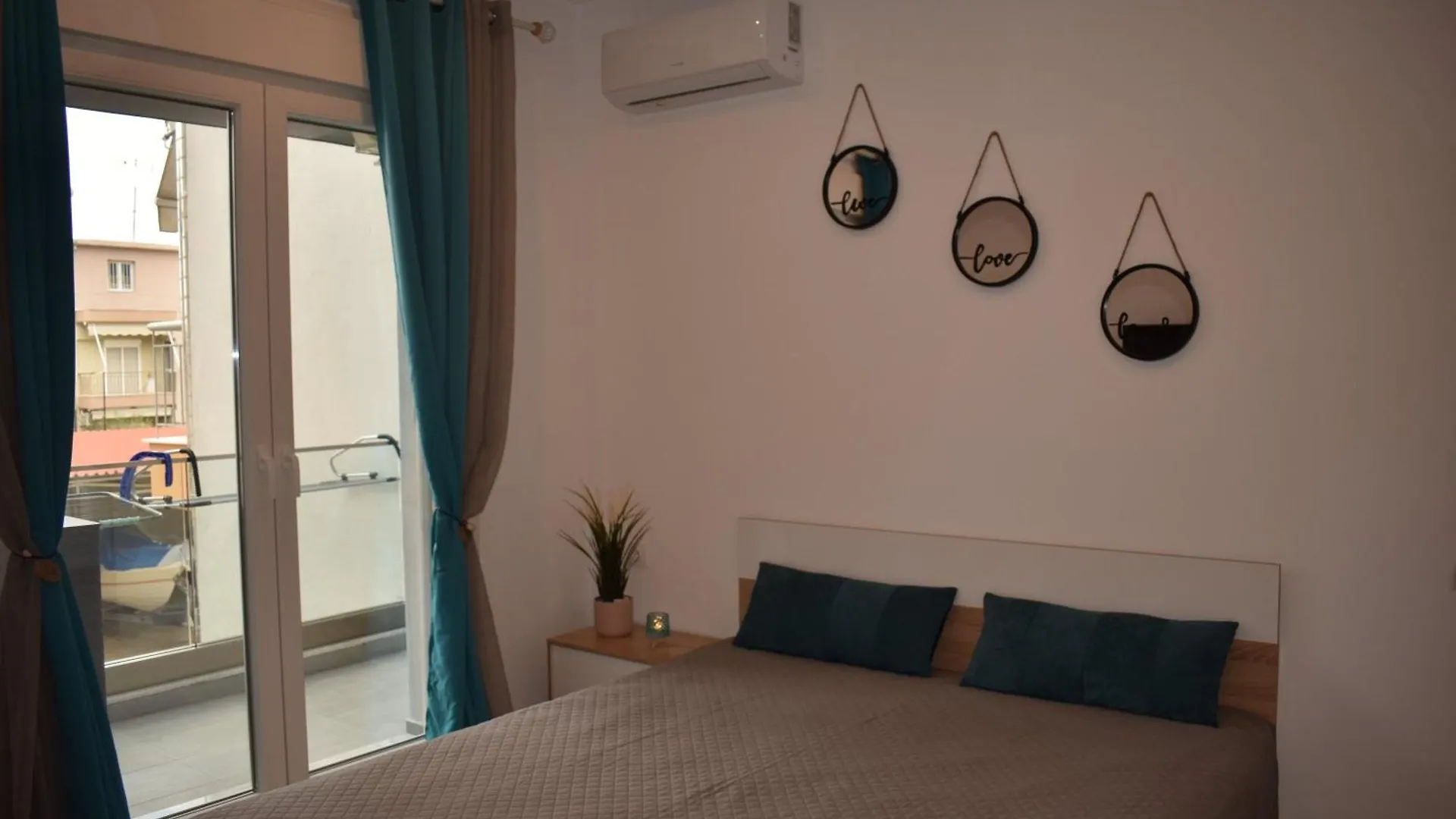 New Luxury Apartment Nea Kallikrateia